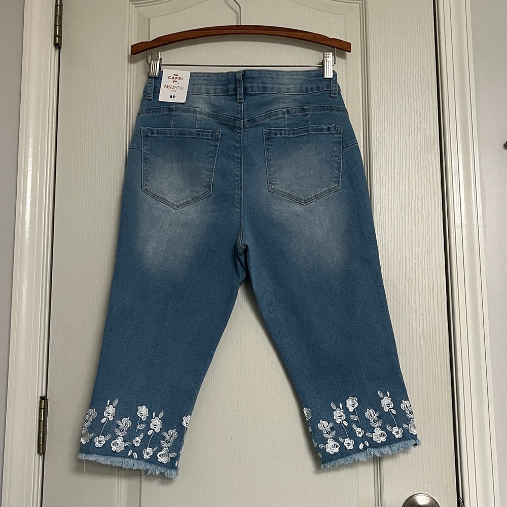 Denim embroidered petite capris - Picture 5 of 11